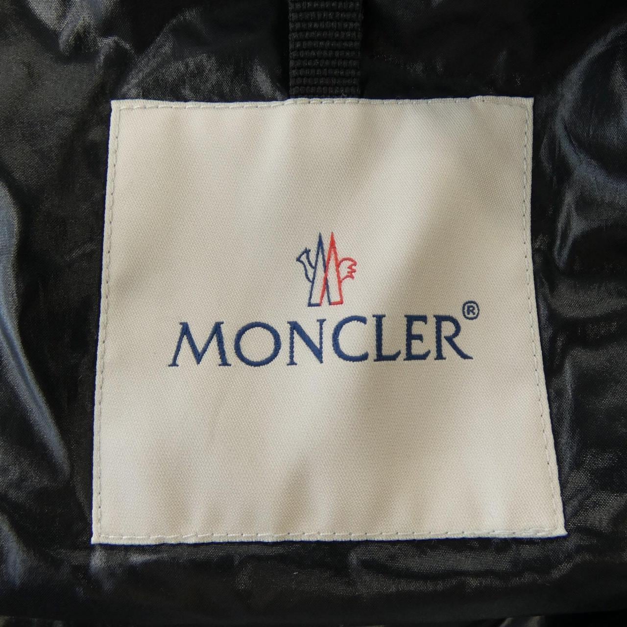 モンクレール MONCLER ダウンジャケット