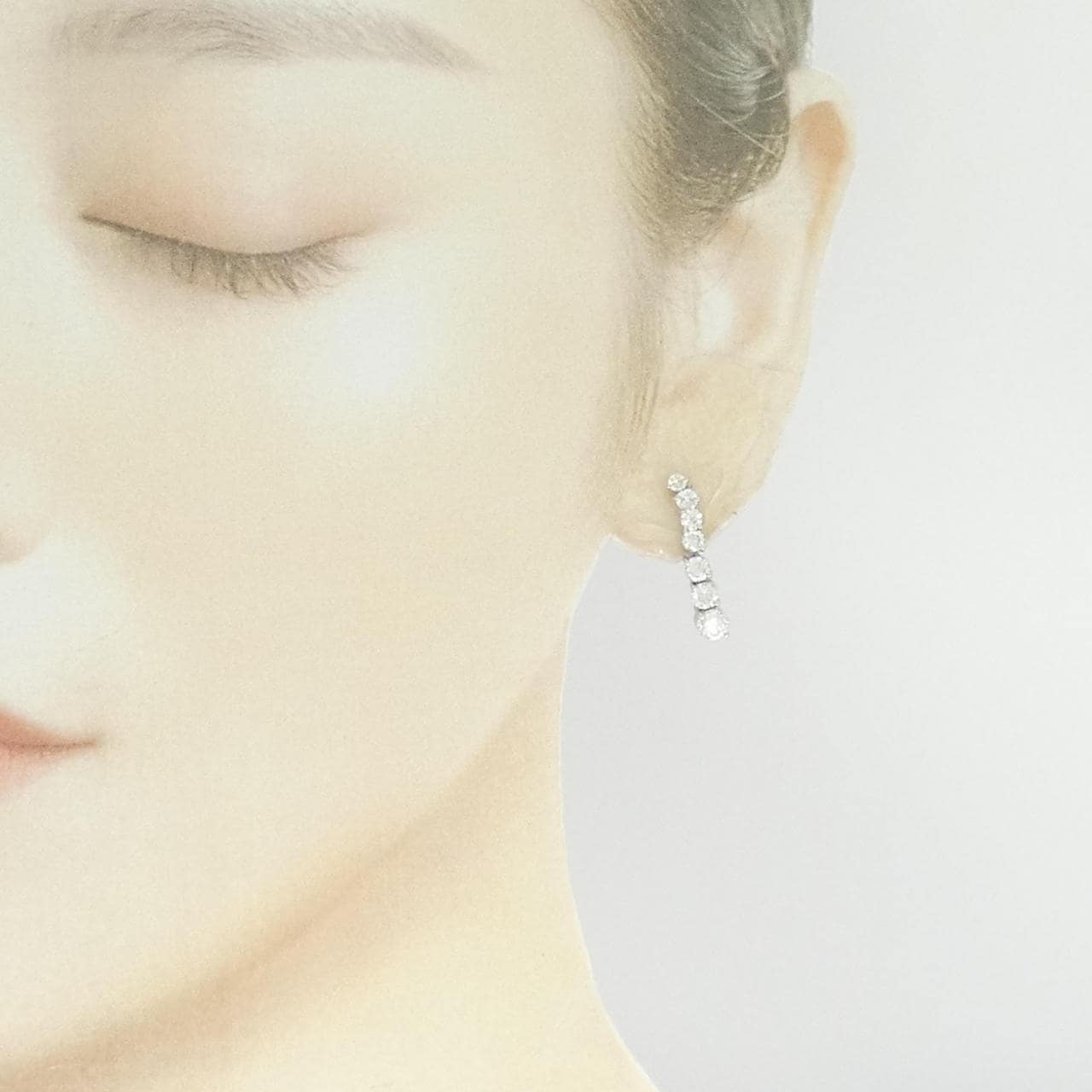 PT900 Diamond Earrings 2.013CT