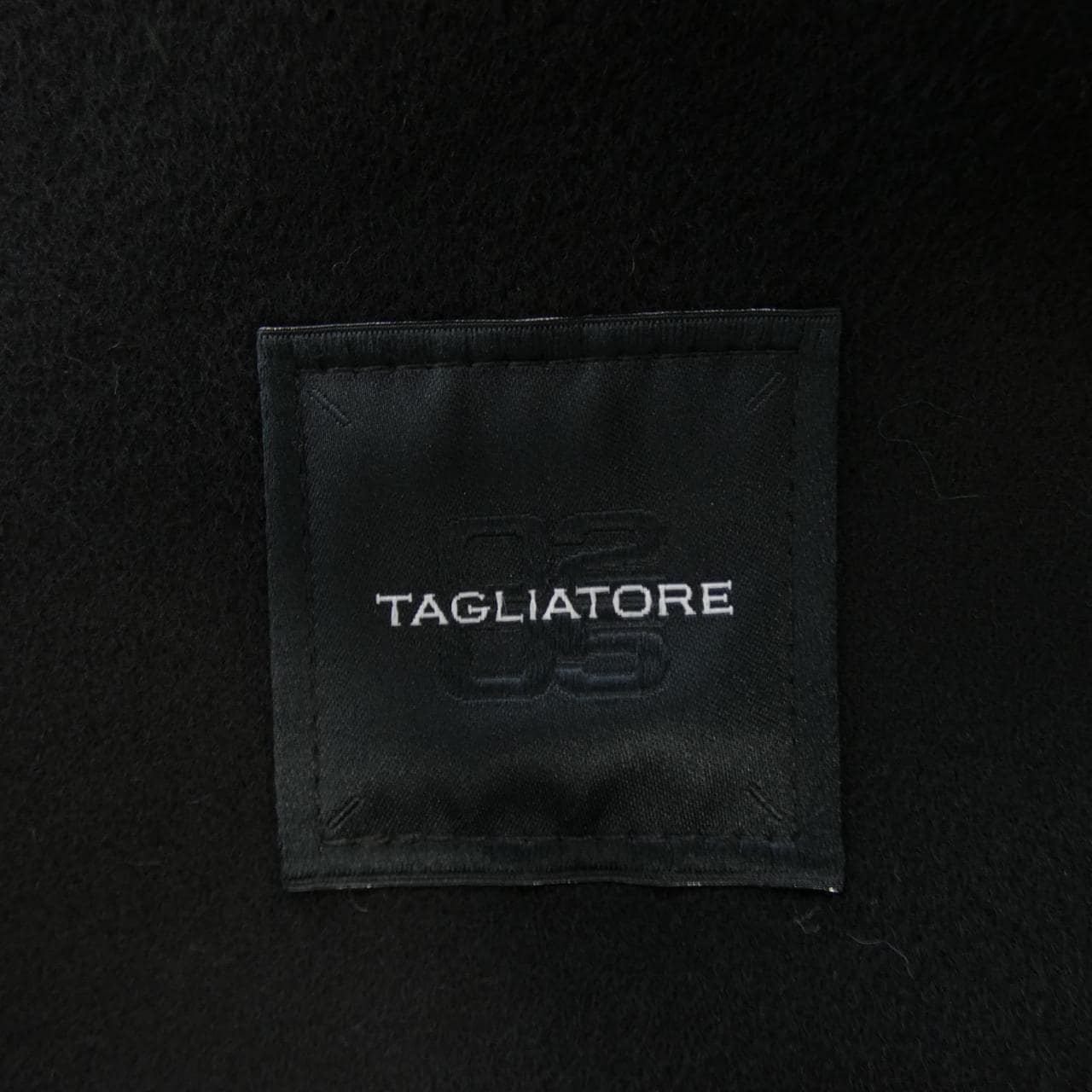 TAGLIATORE coat