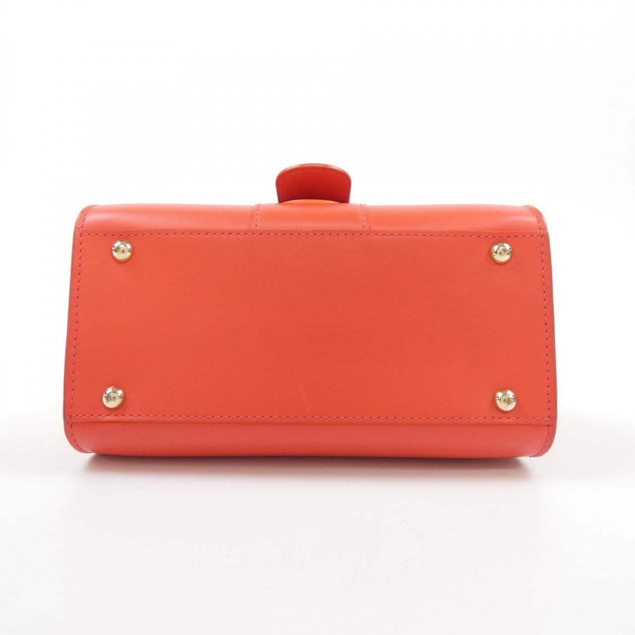 德尔沃DELVAUX