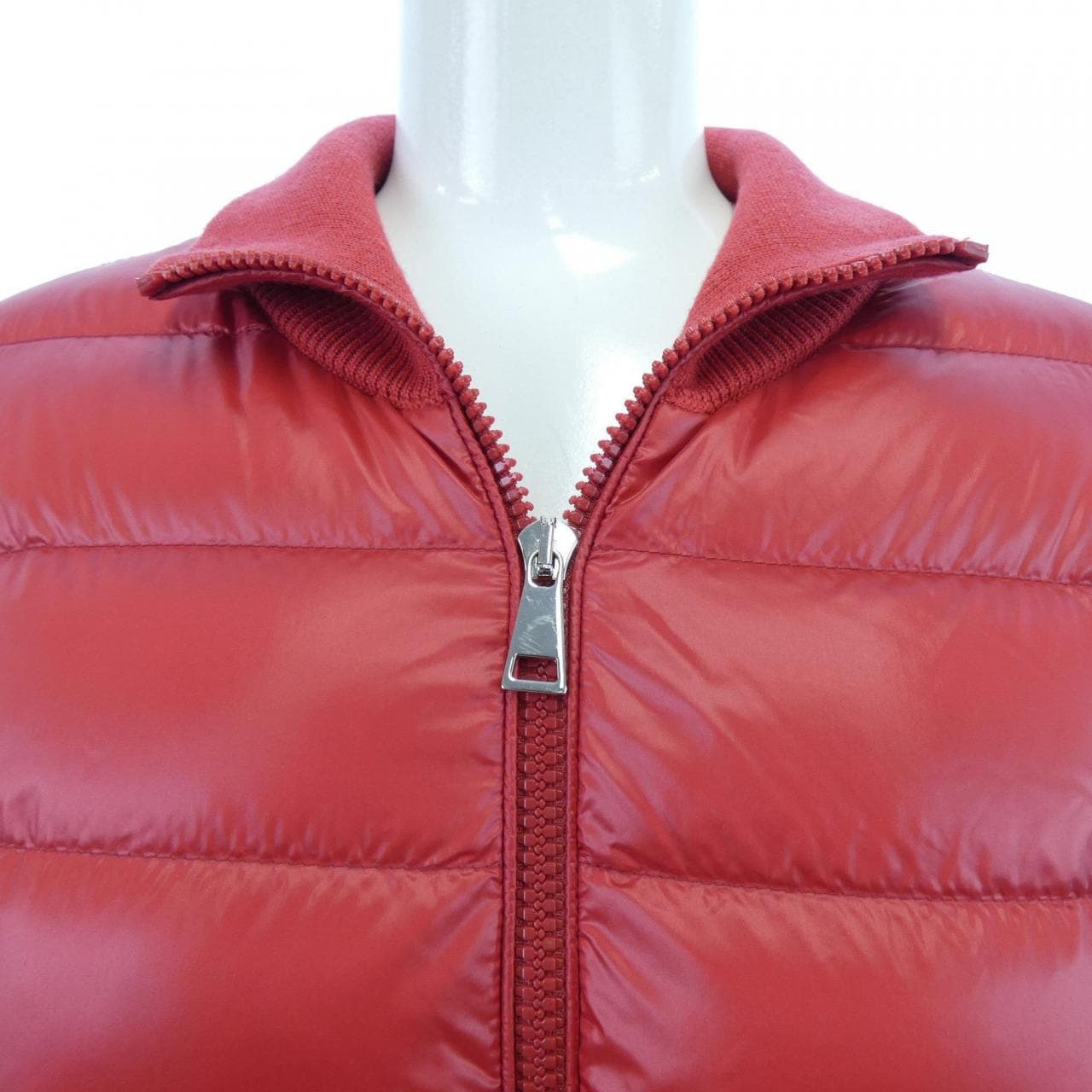 モンクレール MONCLER 10939B53200 ダウンジャケット