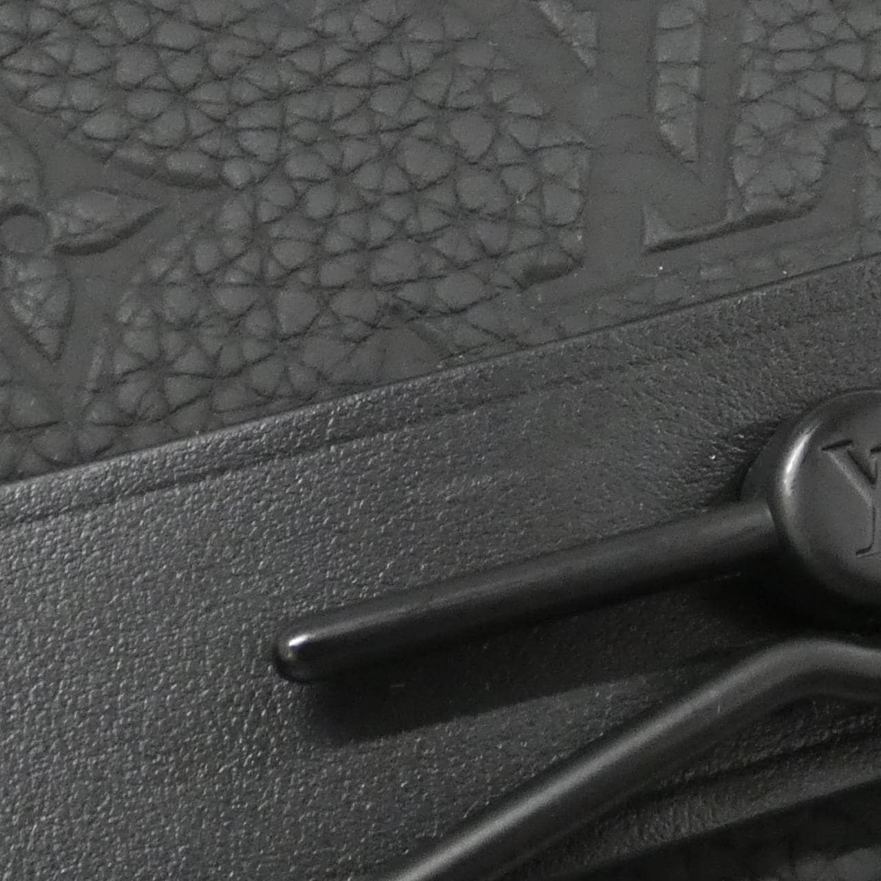 ルイヴィトン トリヨン モノグラム スティーマー メッセンジャー M57307 ショルダーバッグ