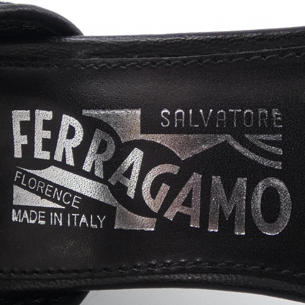 サルヴァトーレフェラガモ SALVATORE FERRAGAMO サンダル