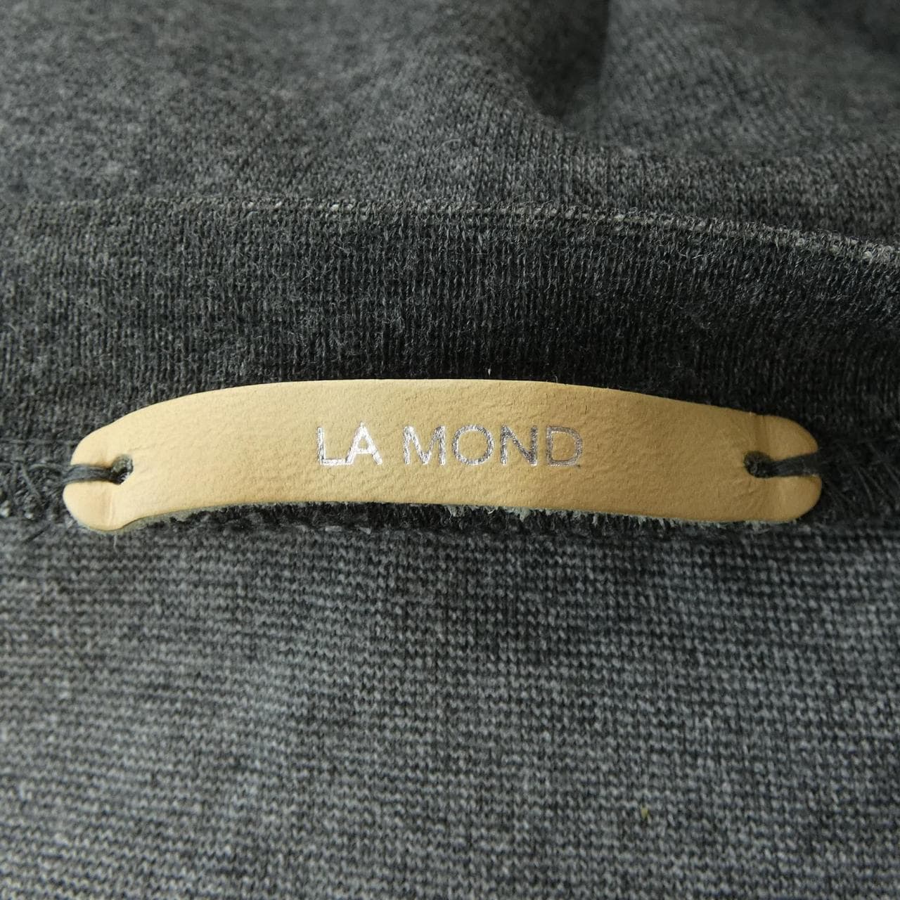 LA MOND Tシャツ