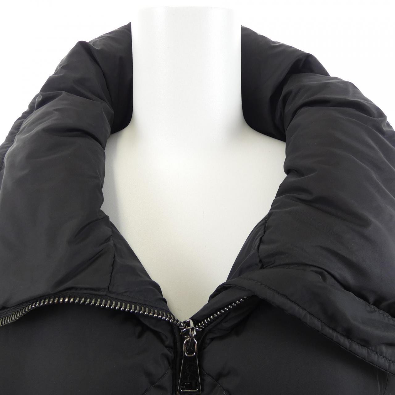 モンクレール MONCLER VOUGLETTE ダウンジャケット