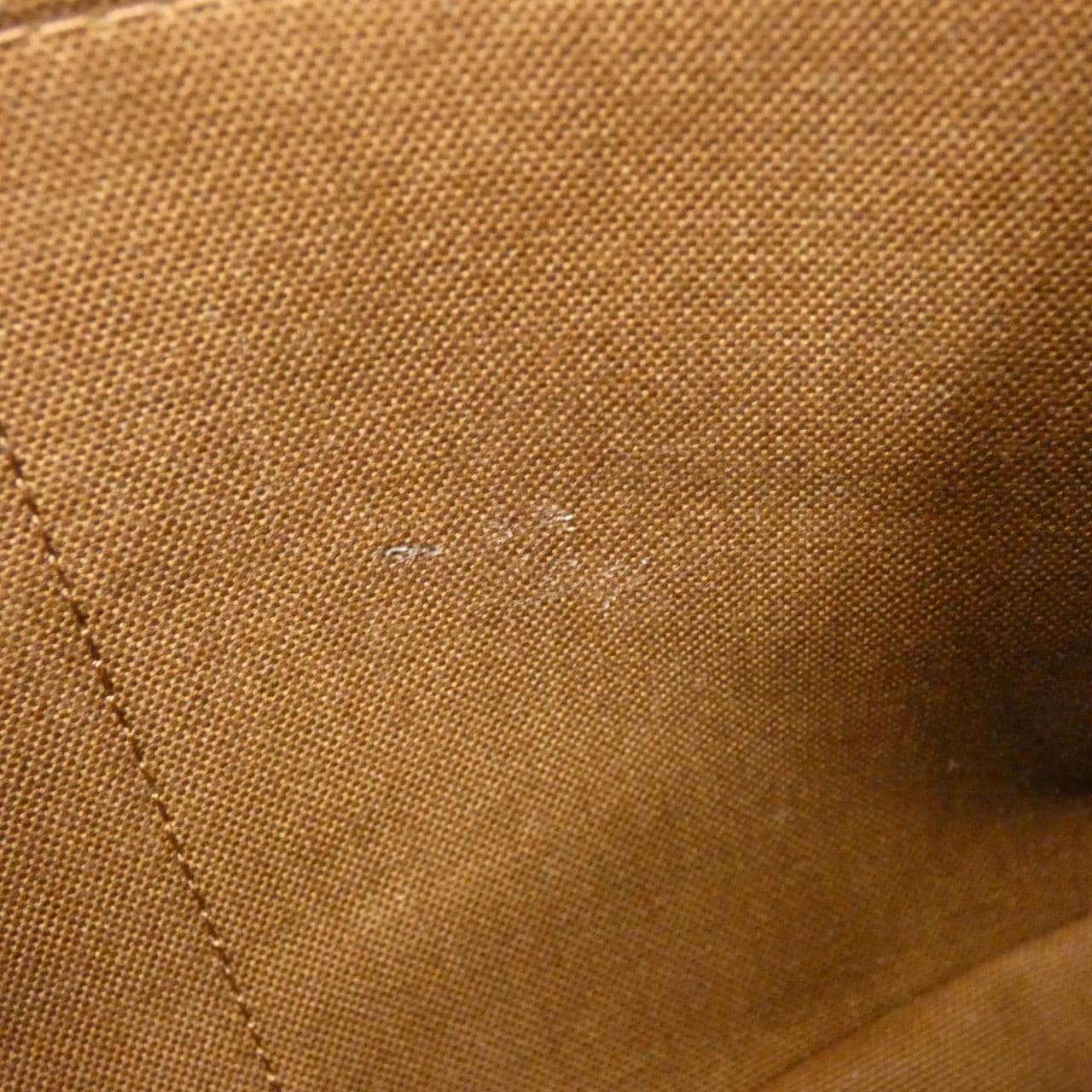 ルイヴィトン モノグラム アーカイヴ ポシェット ヴォワヤージュ スープル M14057 セカンドバッグ