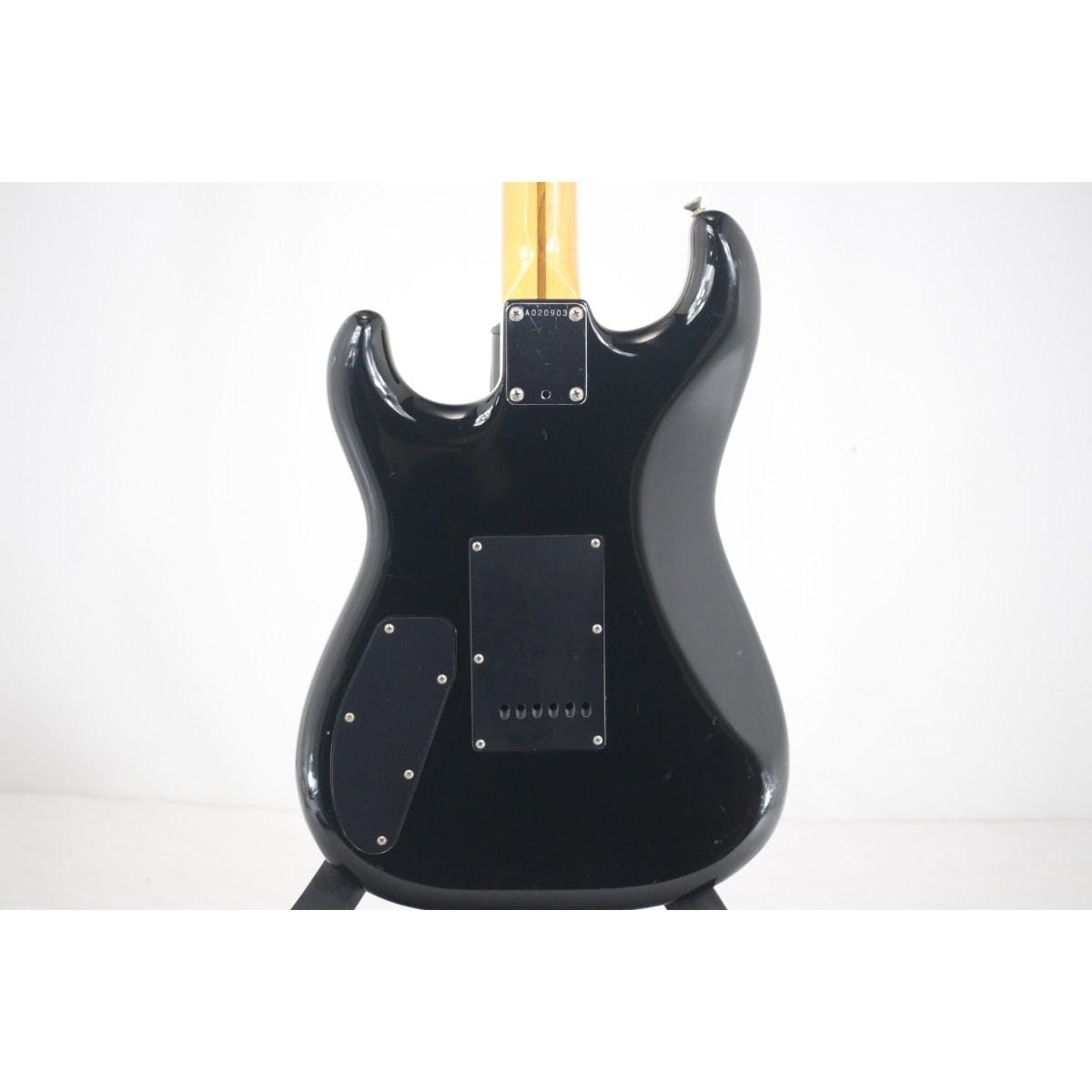 SQUIER ST-335