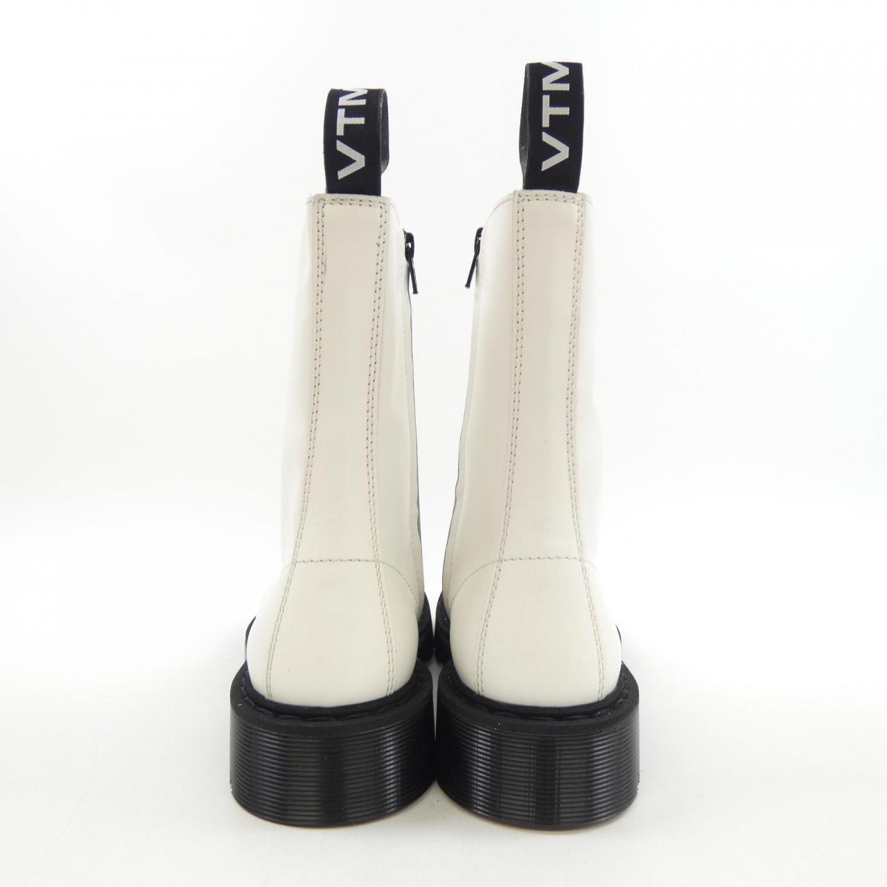 VETEMENTS boots