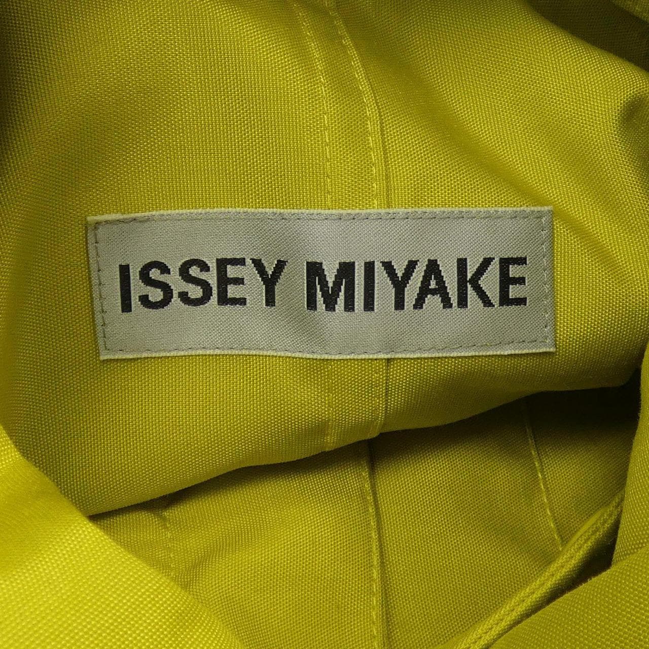 イッセイミヤケ ISSEY MIYAKE IM23FA038 コート