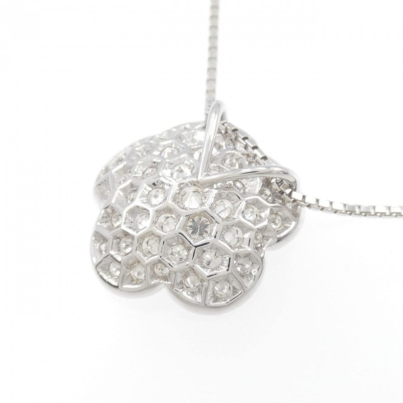 K18WG Flower Diamond Necklace 0.96CT