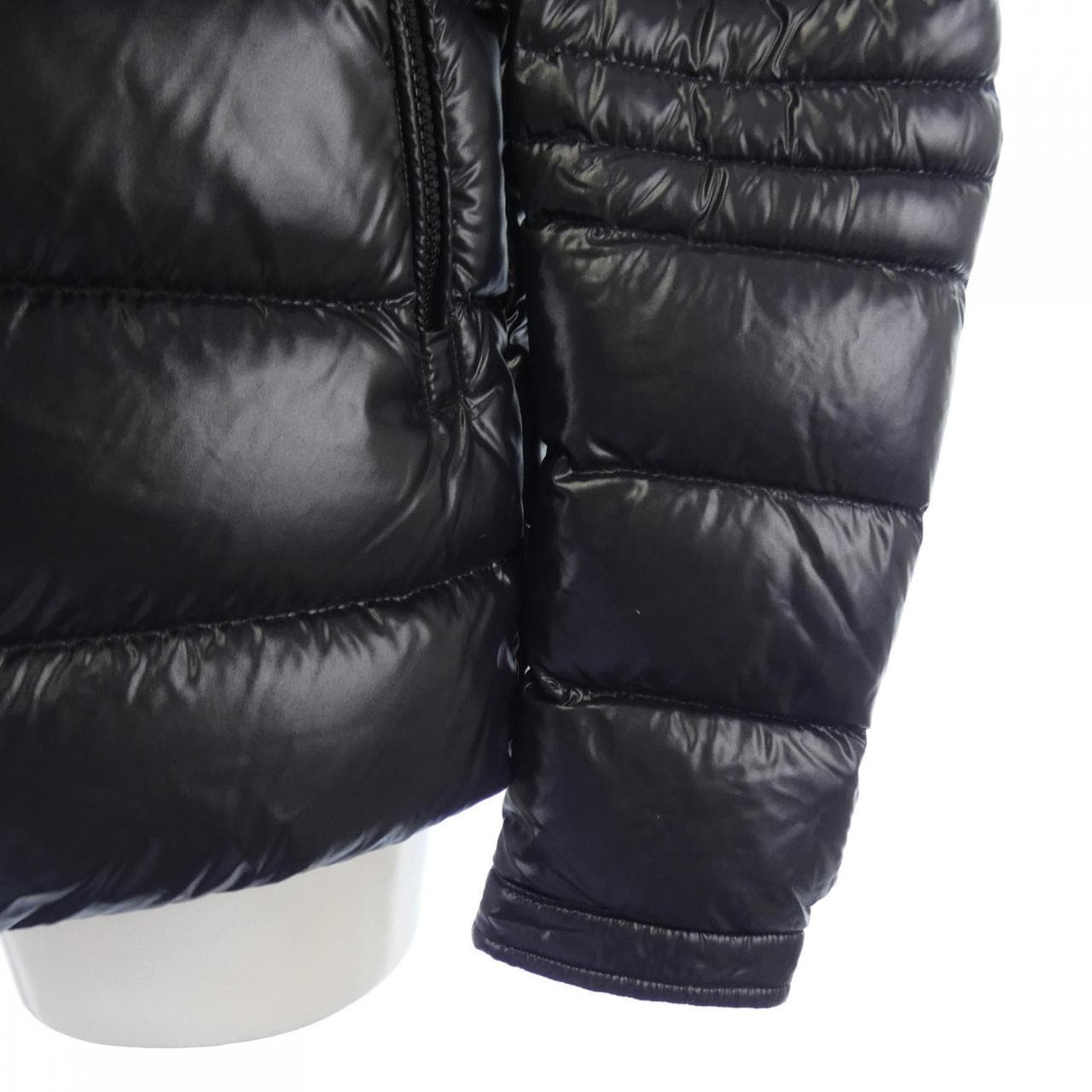 モンクレール MONCLER CAROUX ダウンジャケット