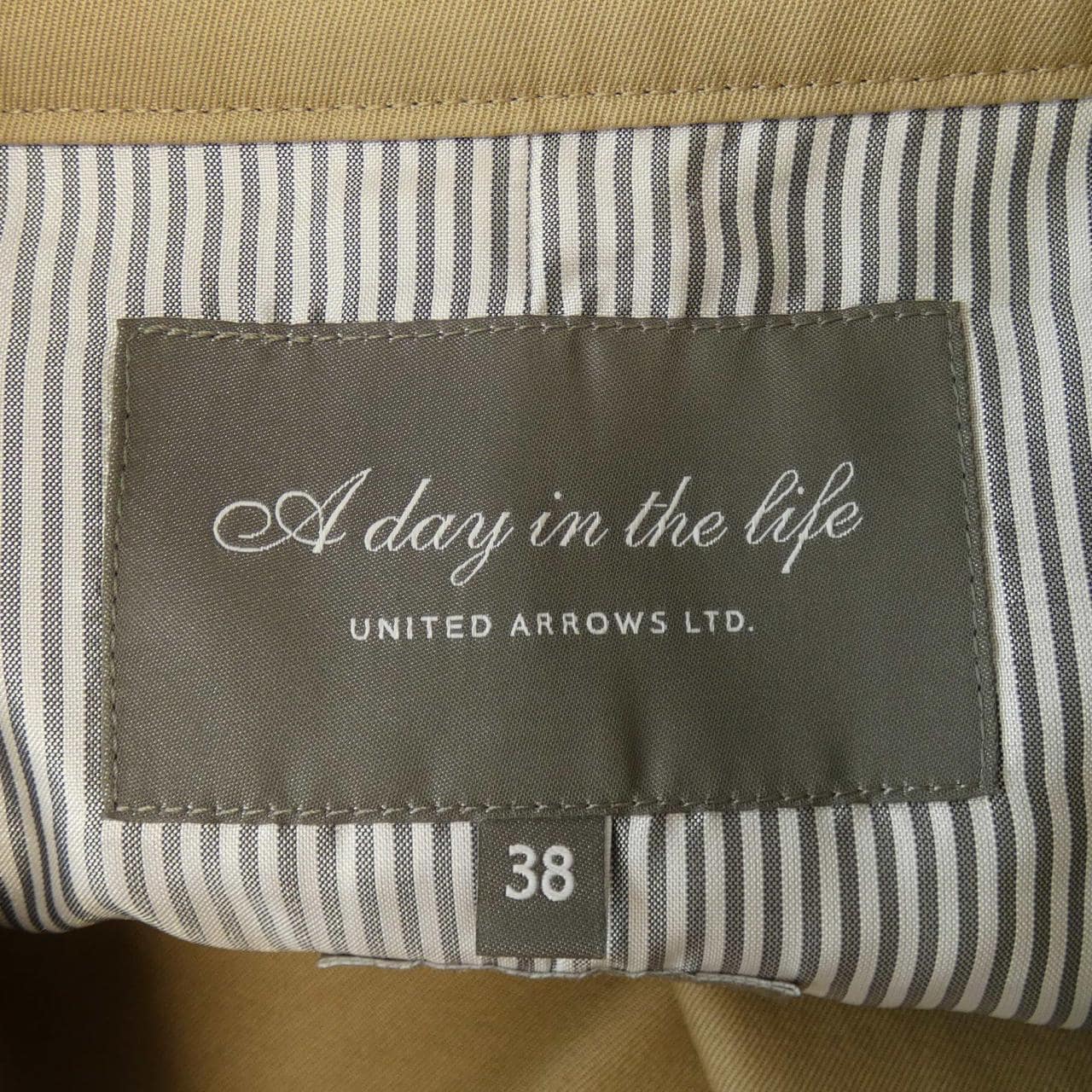 アデイインザライフ A DAY IN THE LIFE トレンチコート