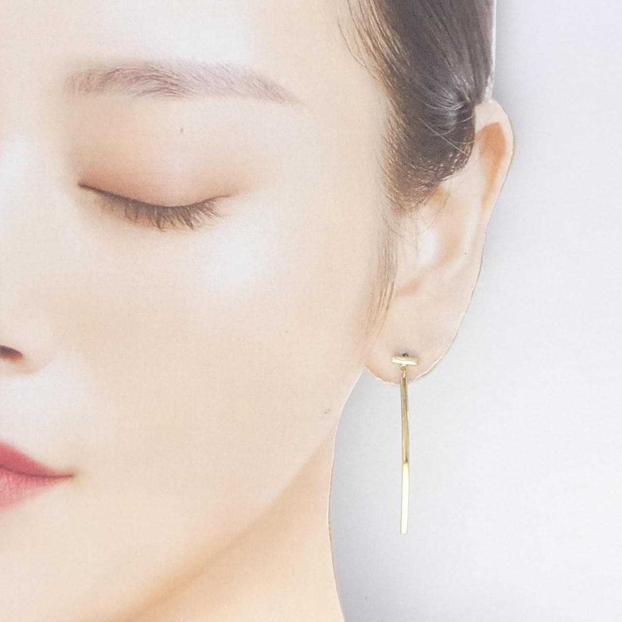 ティファニー Tワイヤー バー ピアス