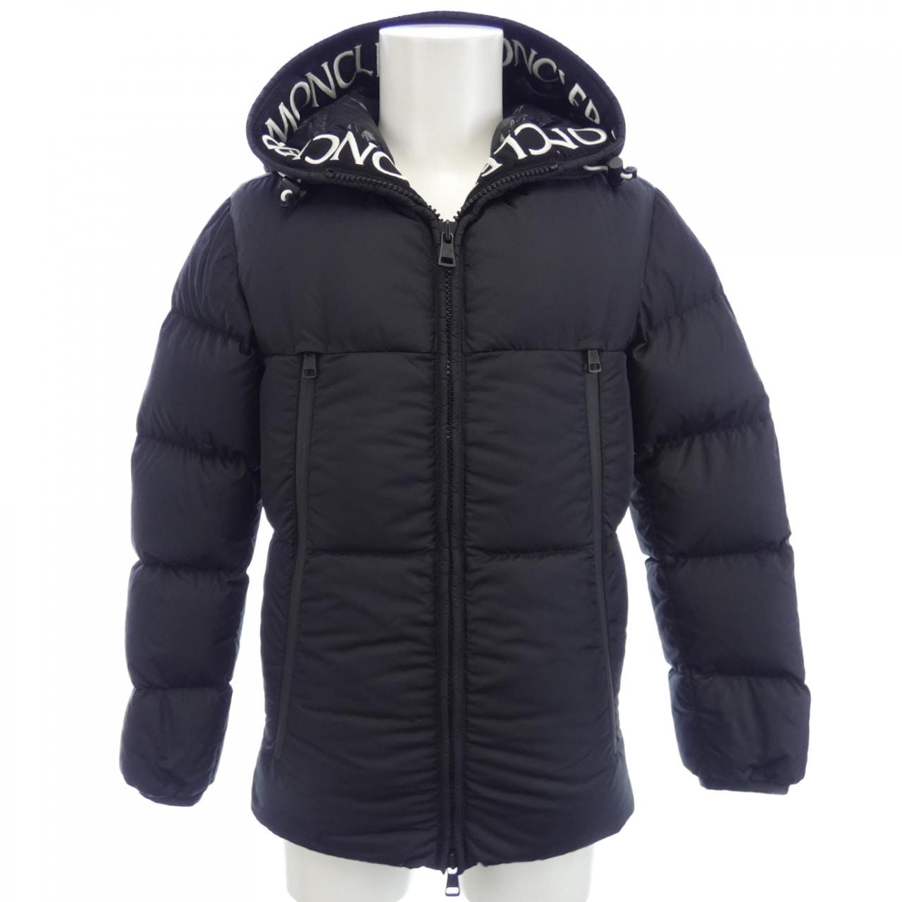 モンクレール MONCLER ダウンジャケット