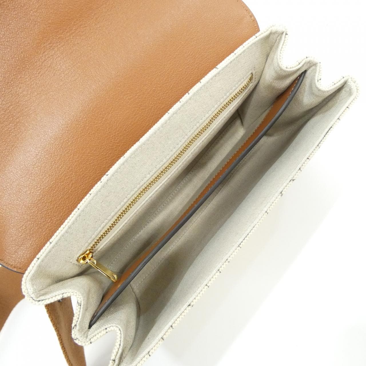 【新品】セリーヌ ティーン ソフト16 196852ERG ショルダーバッグ