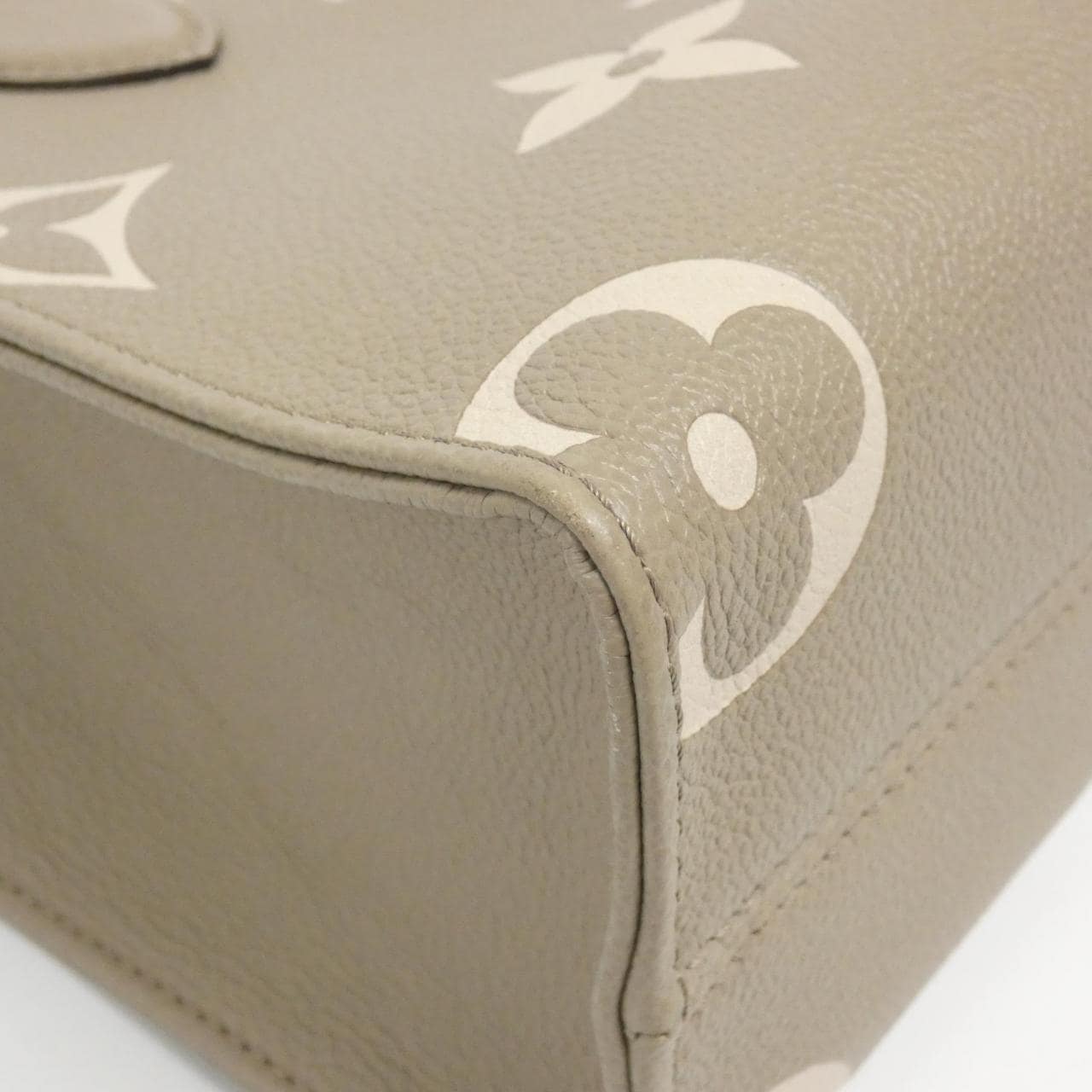 ルイヴィトン バイカラー モノグラム アンプラント オンザゴー PM M45779 バッグ