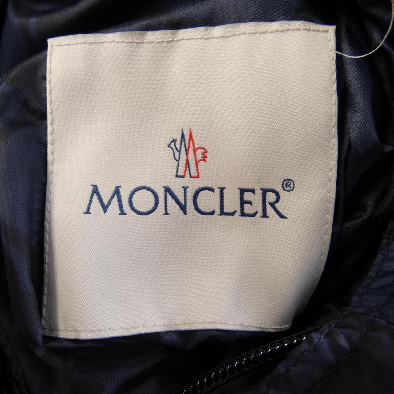 モンクレール MONCLER ダウンジャケット