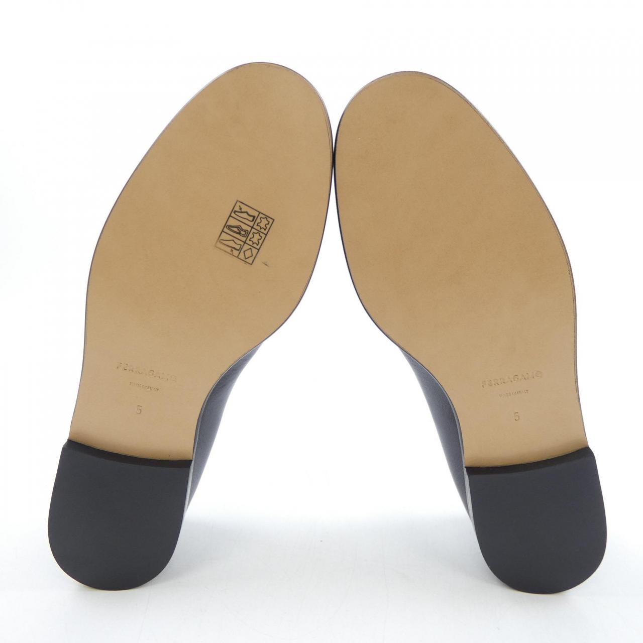 FERRAGAMO鞋