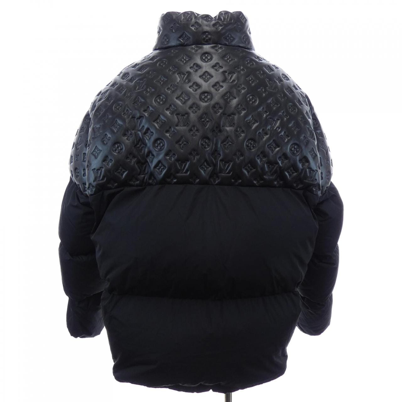 ルイヴィトン LOUIS VUITTON オーバーサイズパッファージャケット HPB80ERSC ダウンジャケット