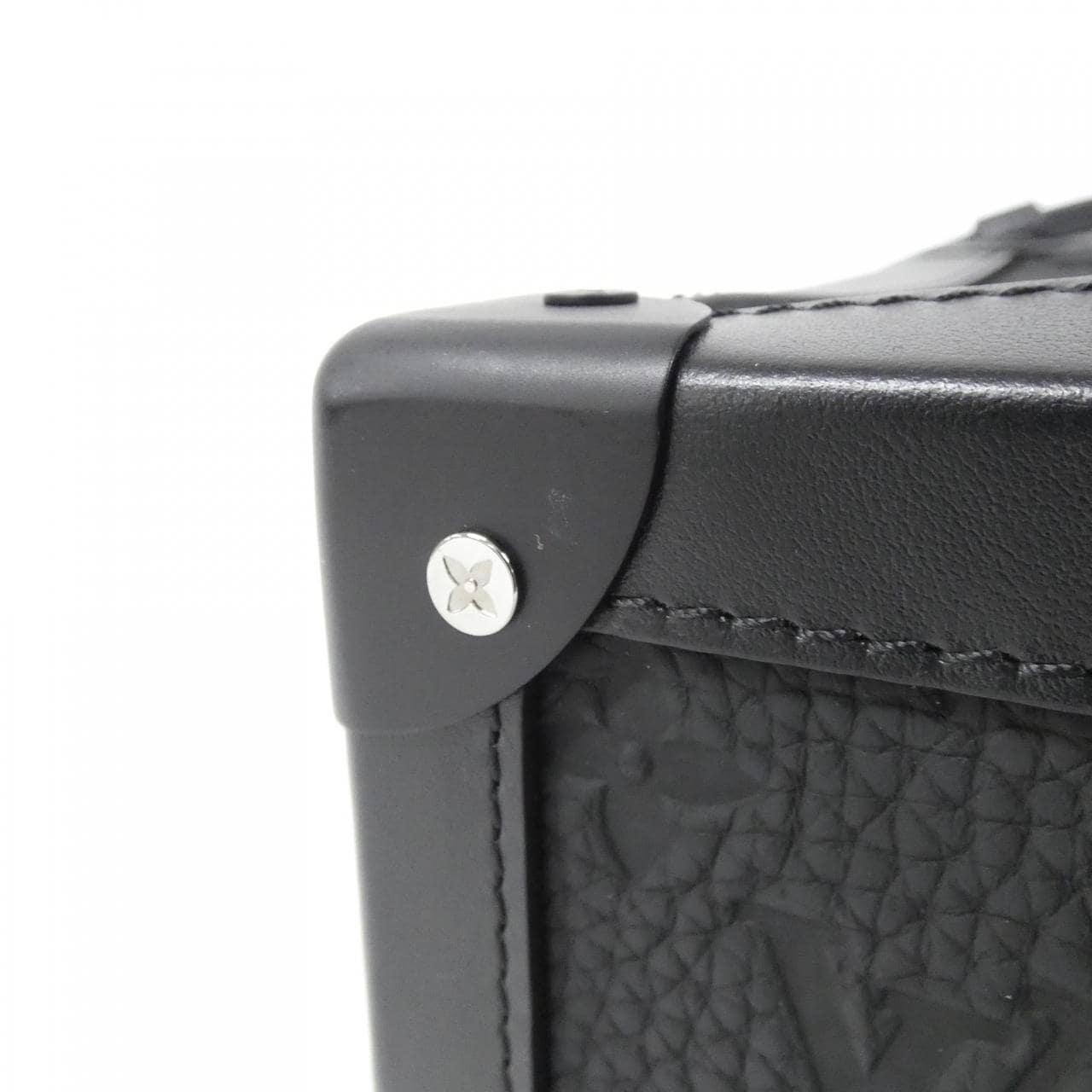 ルイヴィトン トリヨン モノグラム ソフト トランク M55700 ショルダーバッグ