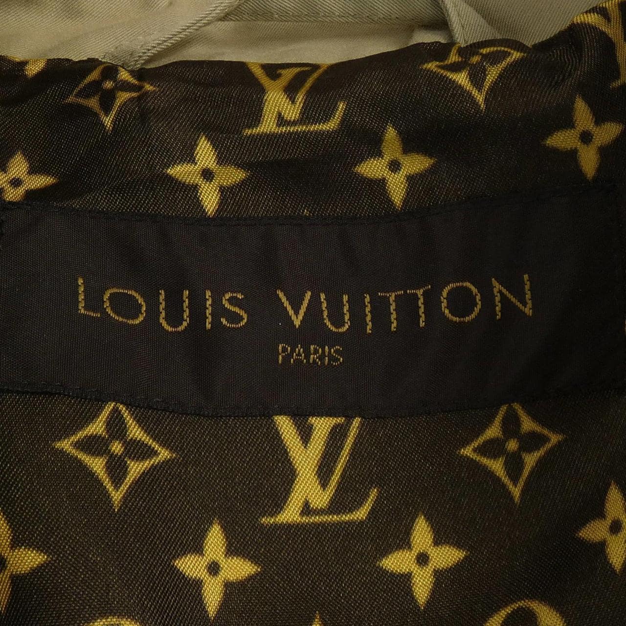 LOUIS VUITTON LOUIS VUITTON Trench Coat