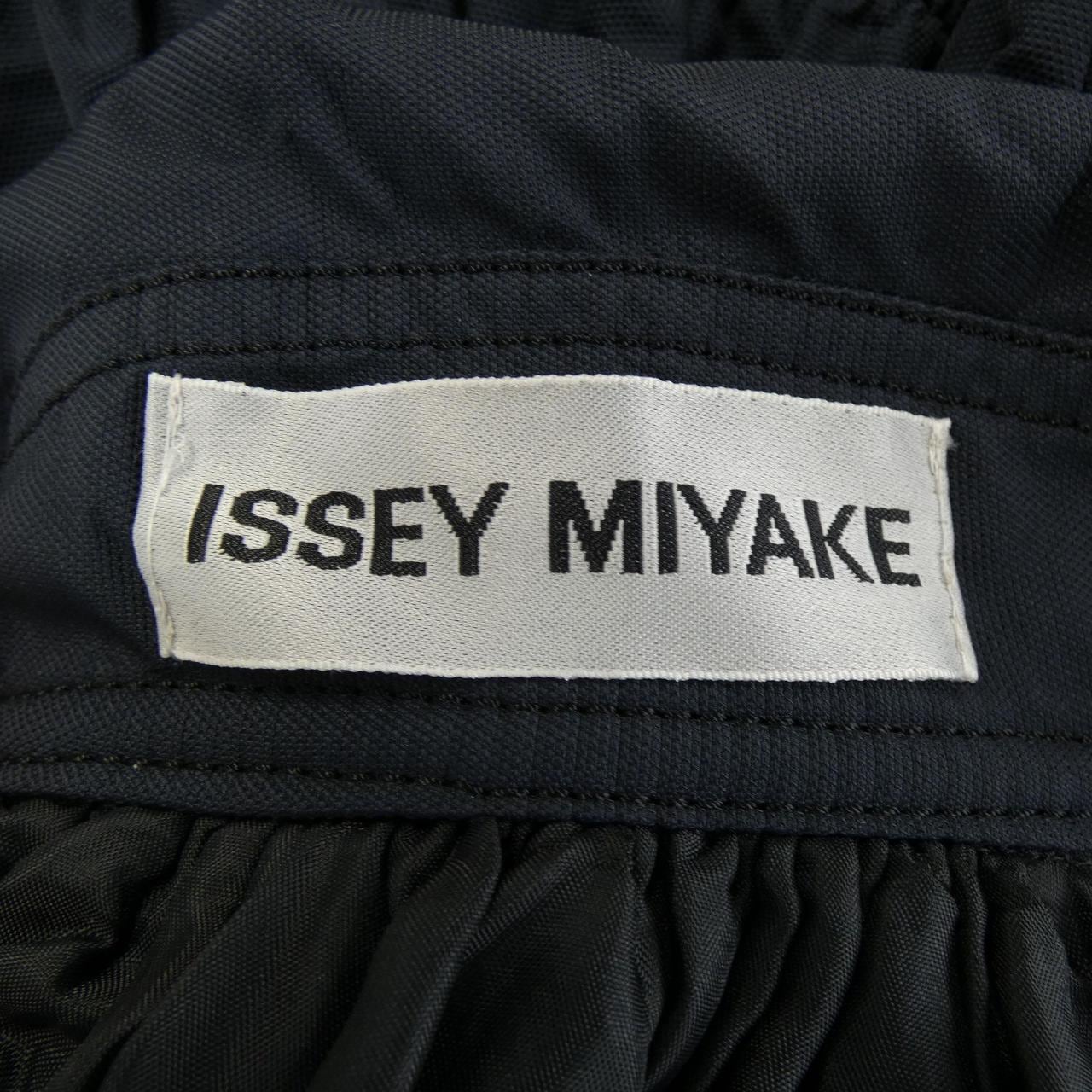 イッセイミヤケ ISSEY MIYAKE コート