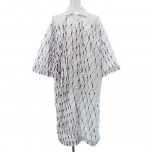 DRIES VAN NOTEN ワンピース 白 2007724O0099 DRIES VAN NOTEN（ワンピース）のフリマアイテム一覧
