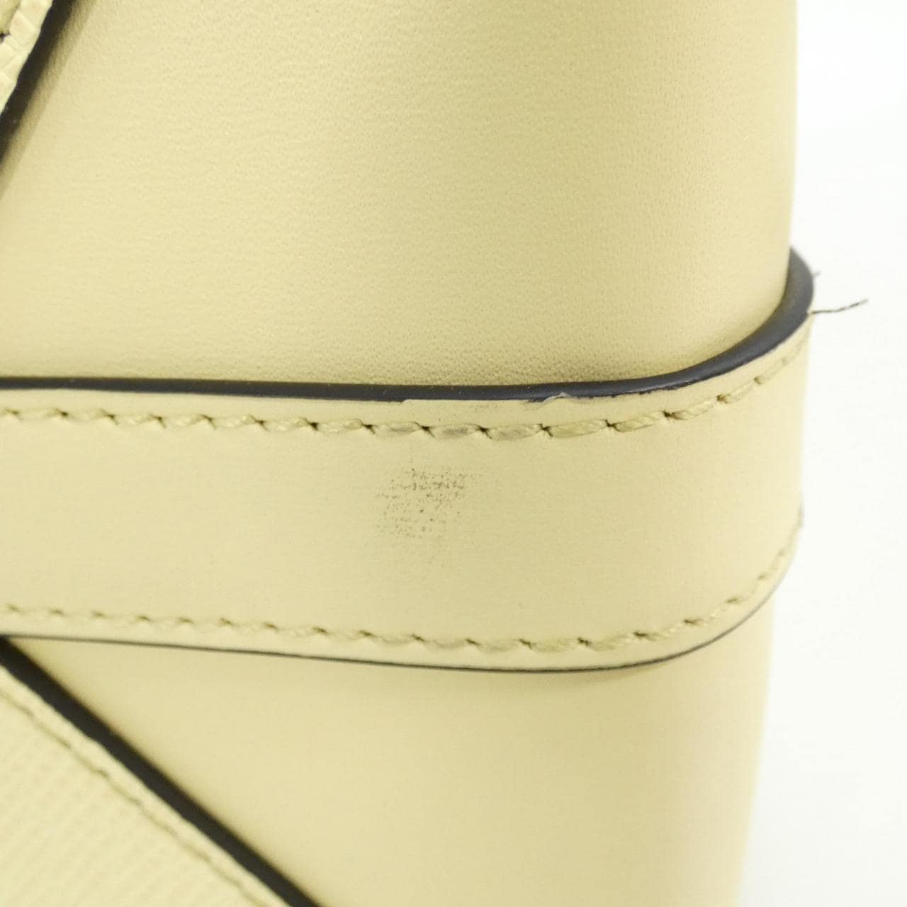 ルイヴィトン タイガ シティフレーム M52719 バッグ