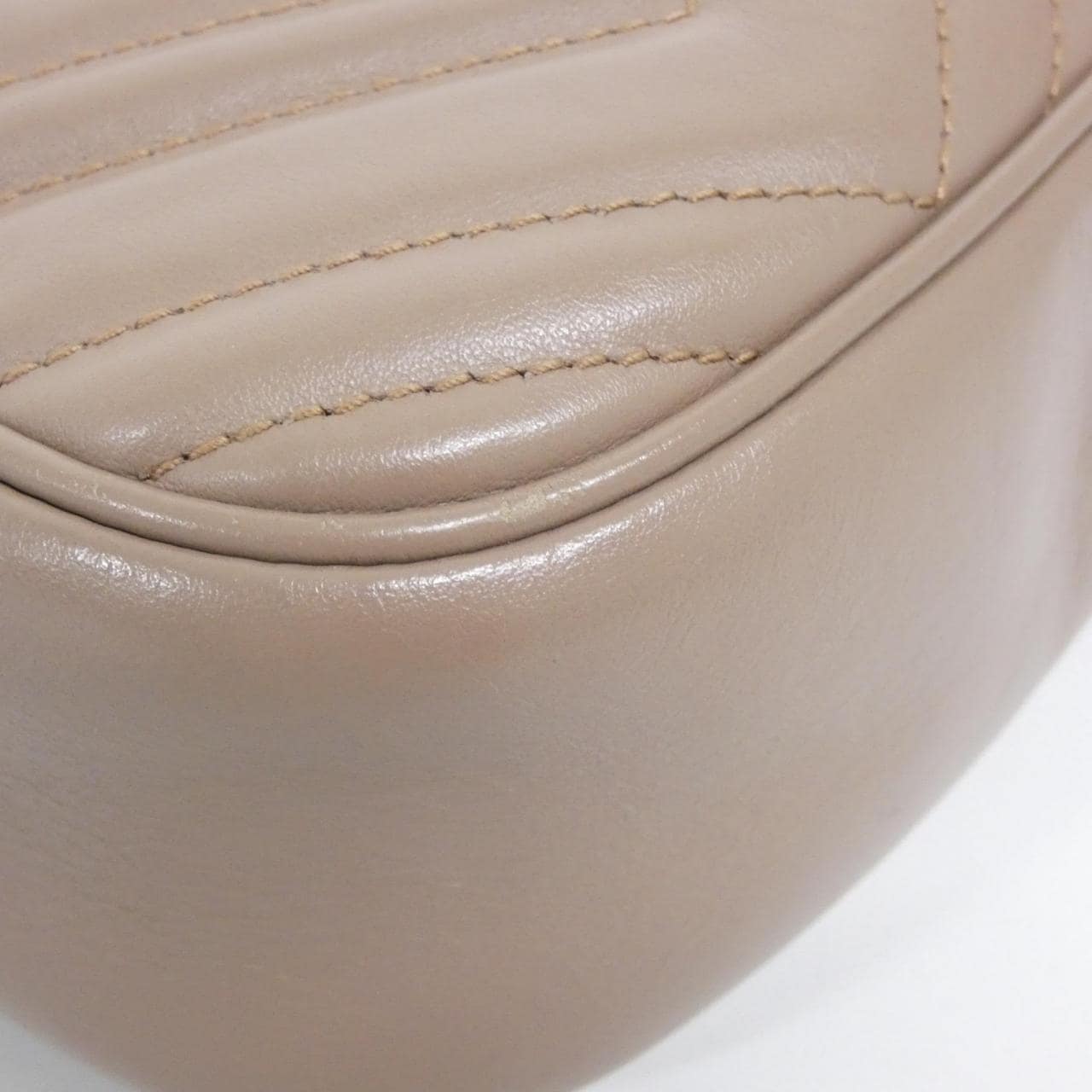 グッチ GG MARMONT 447632 DTD1T ショルダーバッグ