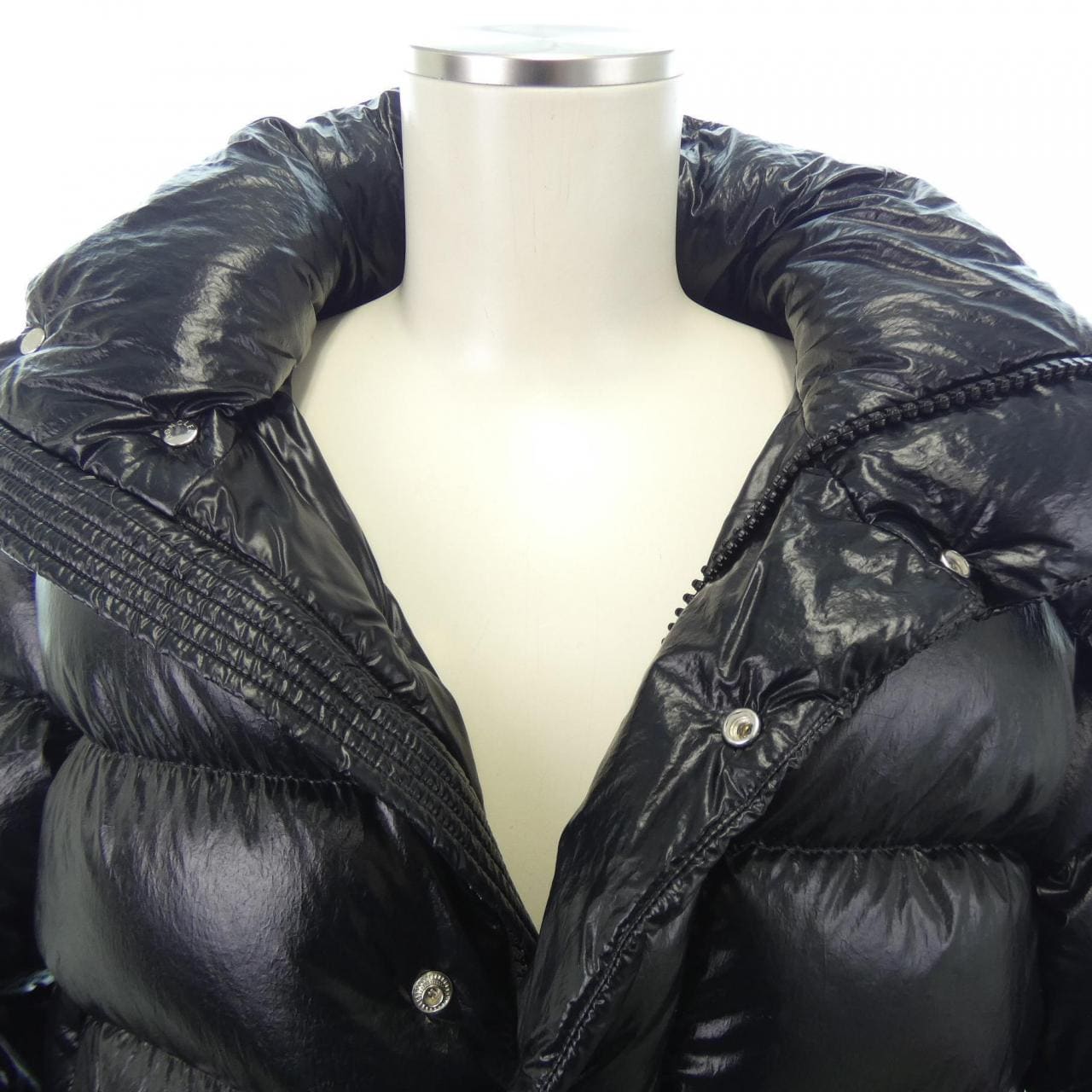 モンクレール MONCLER ダウンジャケット