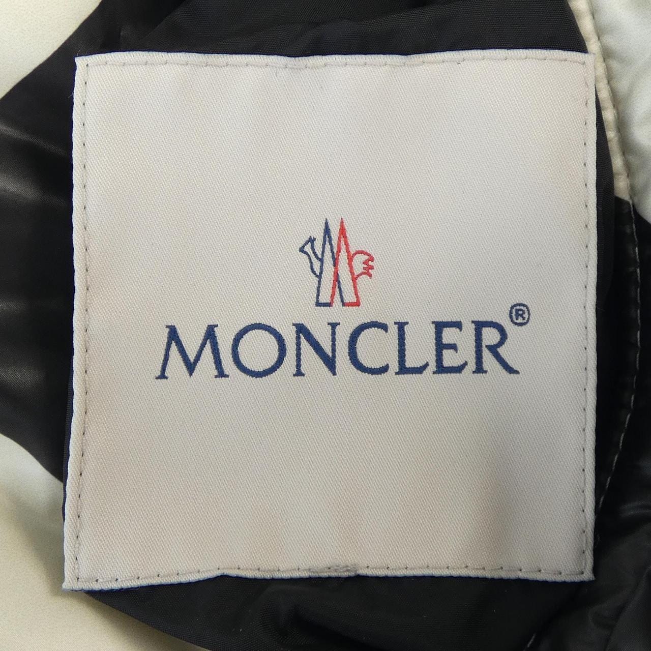 モンクレール MONCLER ダウンジャケット