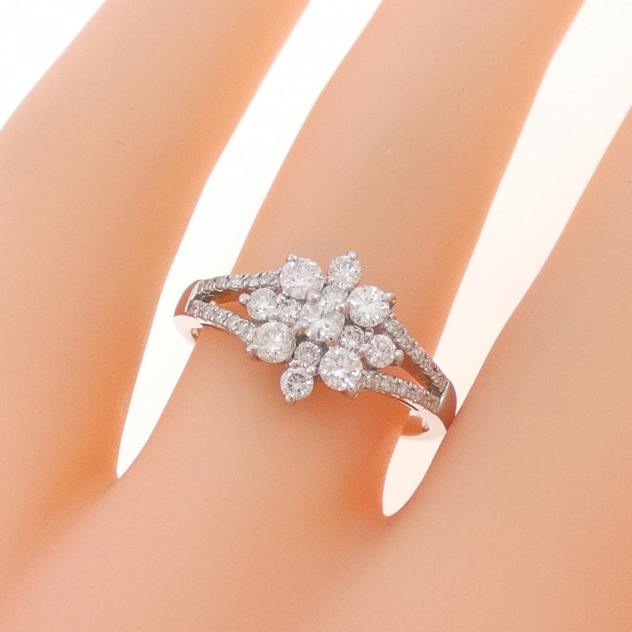 PT900 フラワー ダイヤモンド リング 0.50CT