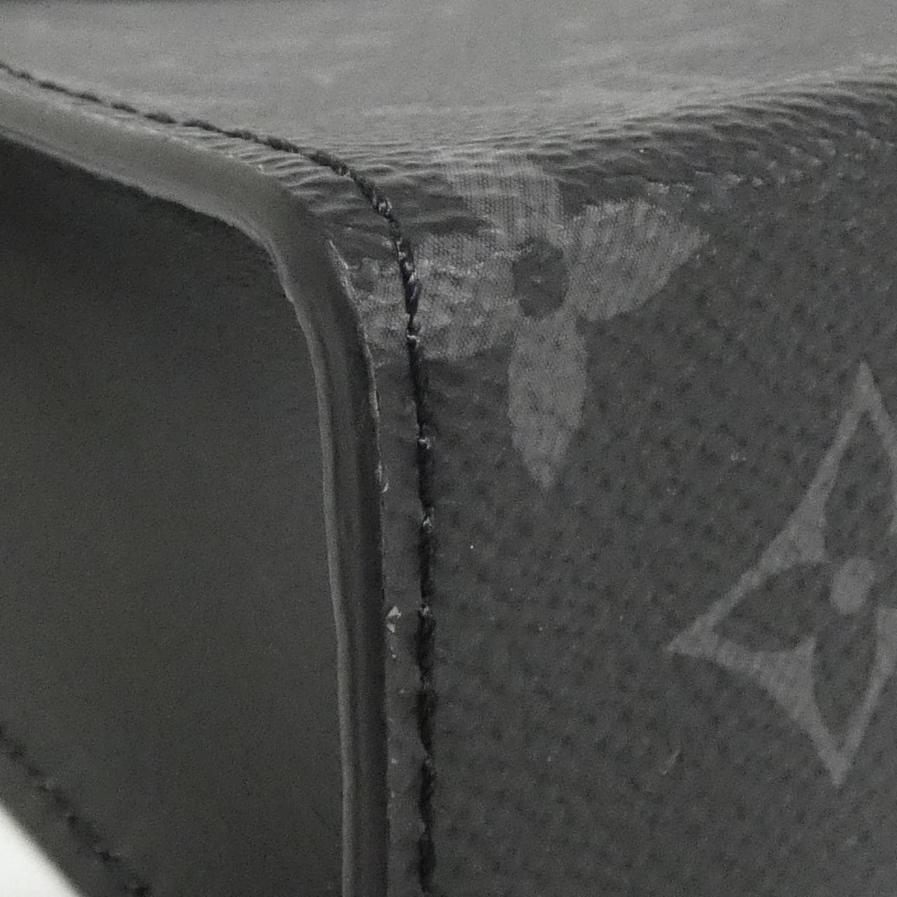 ルイヴィトン モノグラム エクリプス リバース ガストン ウェアラブル ウォレット M81124 ショルダーバッグ