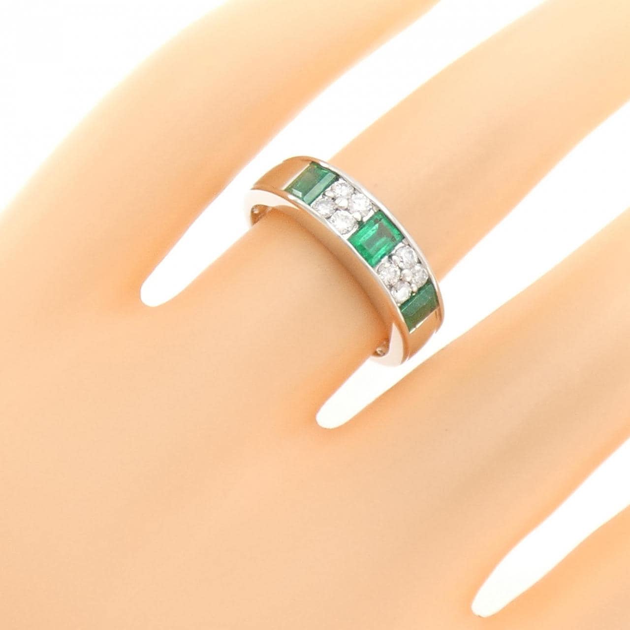 PT900 エメラルド リング 0.62CT
