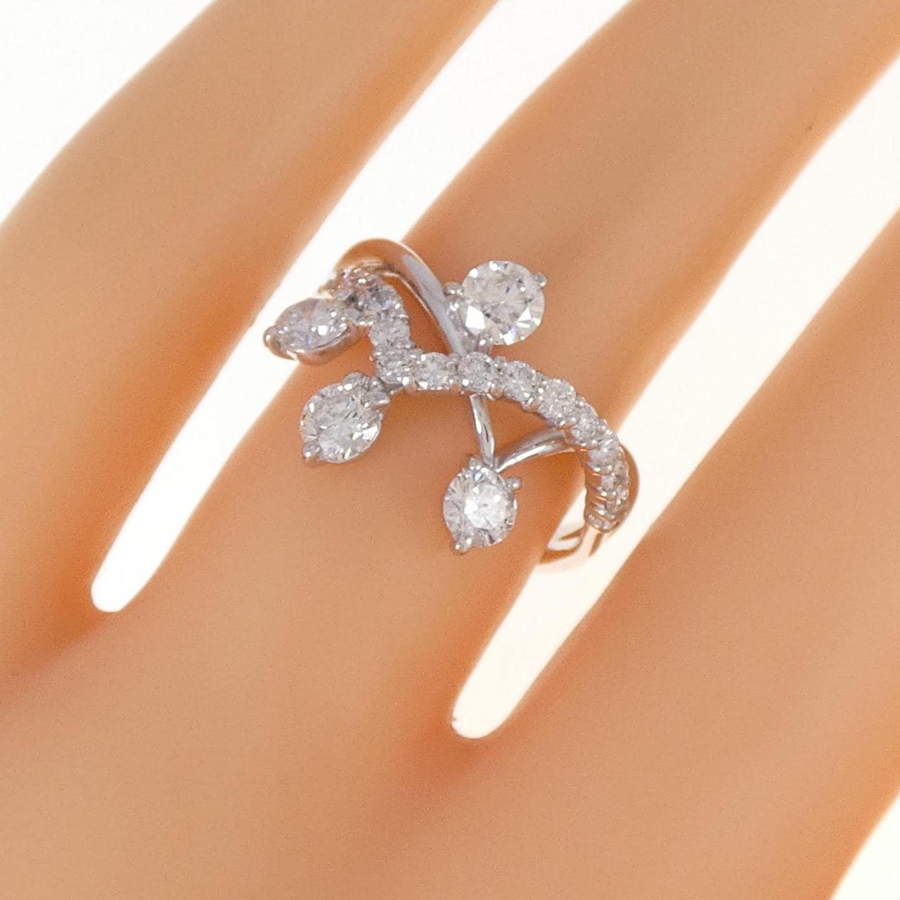 K18WG ダイヤモンド リング 1.08CT