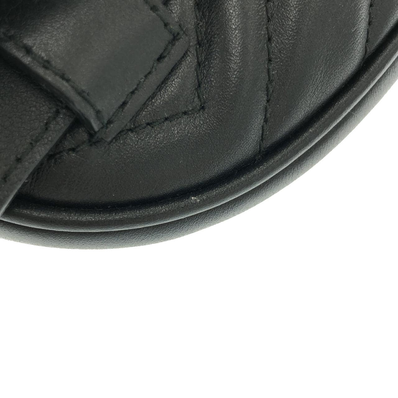 グッチ GG MARMONT 476434 DSVRT ウエストバッグ