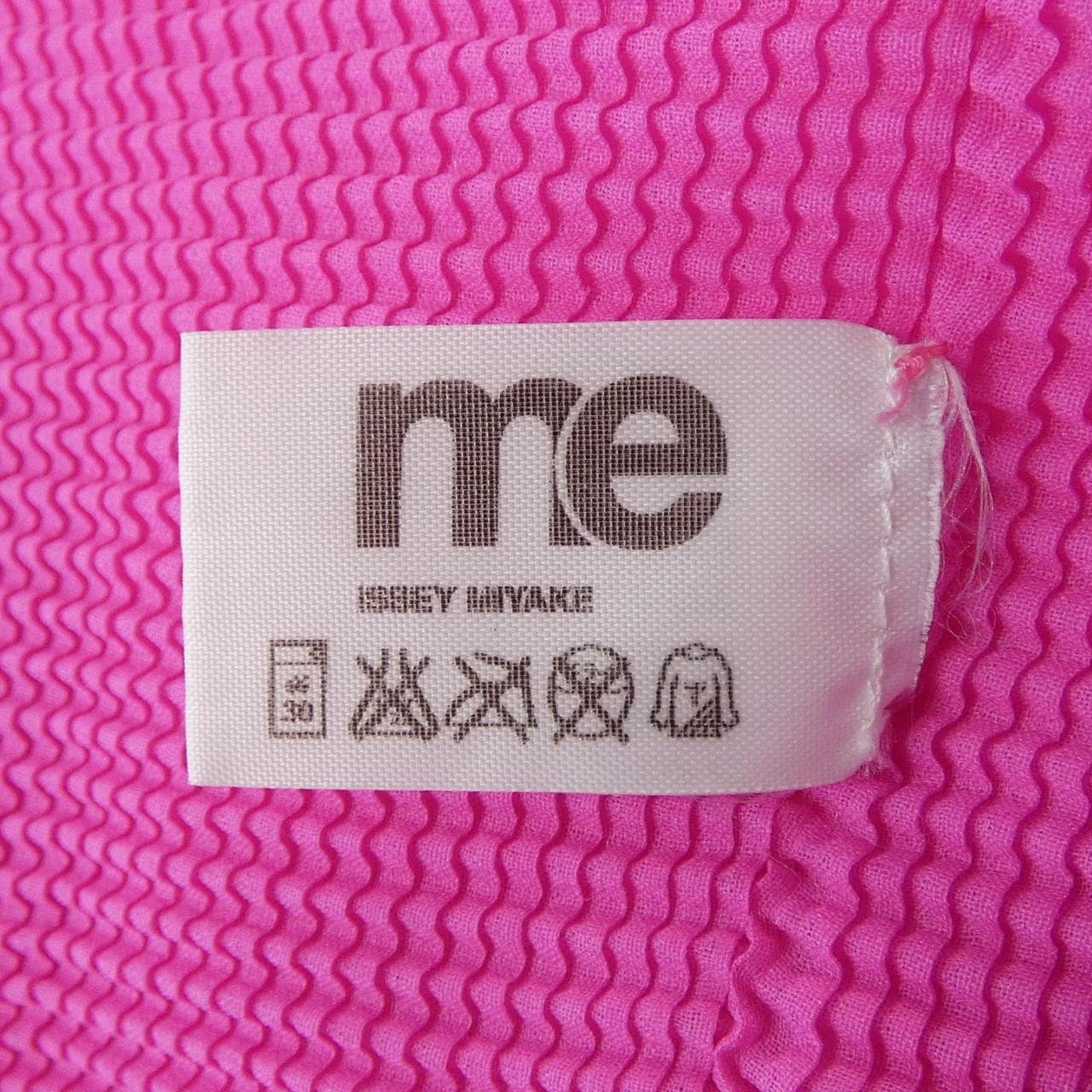 ミーイッセイミヤケ me ISSEY MIYAKE トップス