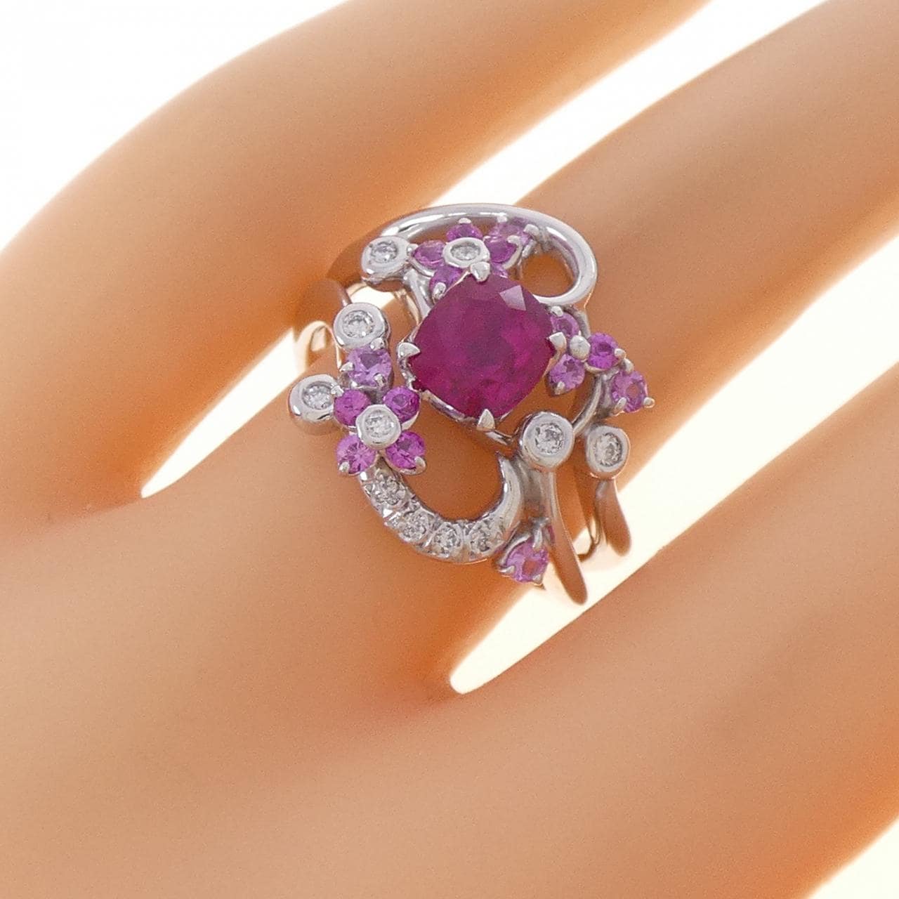 K18WG ルビー リング 1.29CT