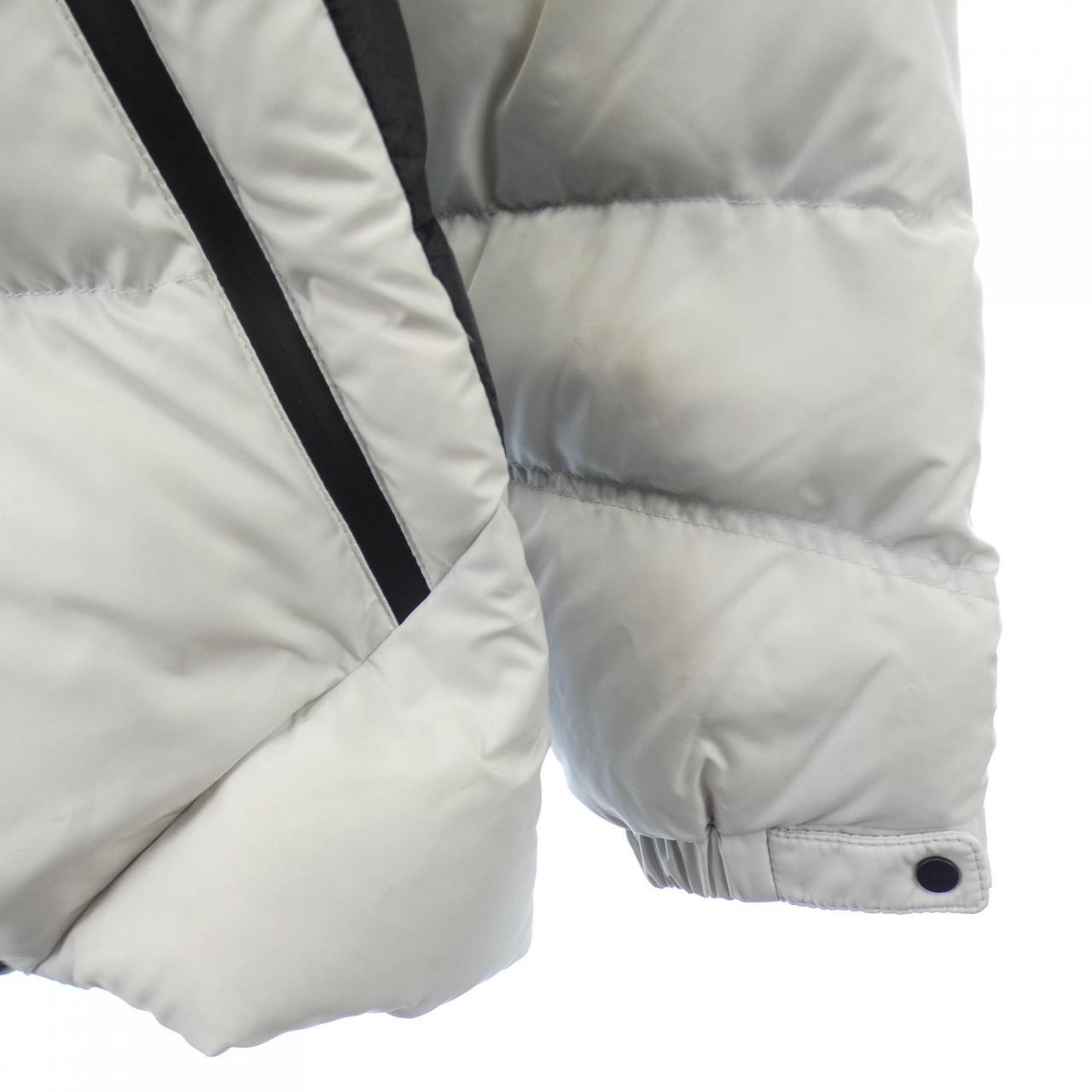 モンクレール MONCLER ダウンジャケット