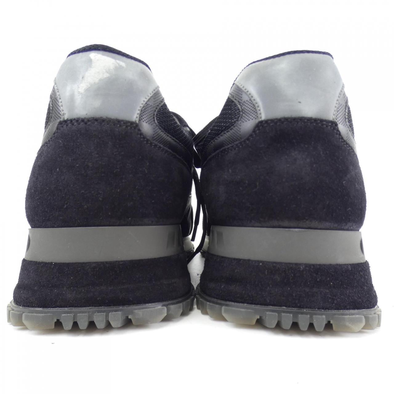 LOUIS LOUIS VUITTON sneakers