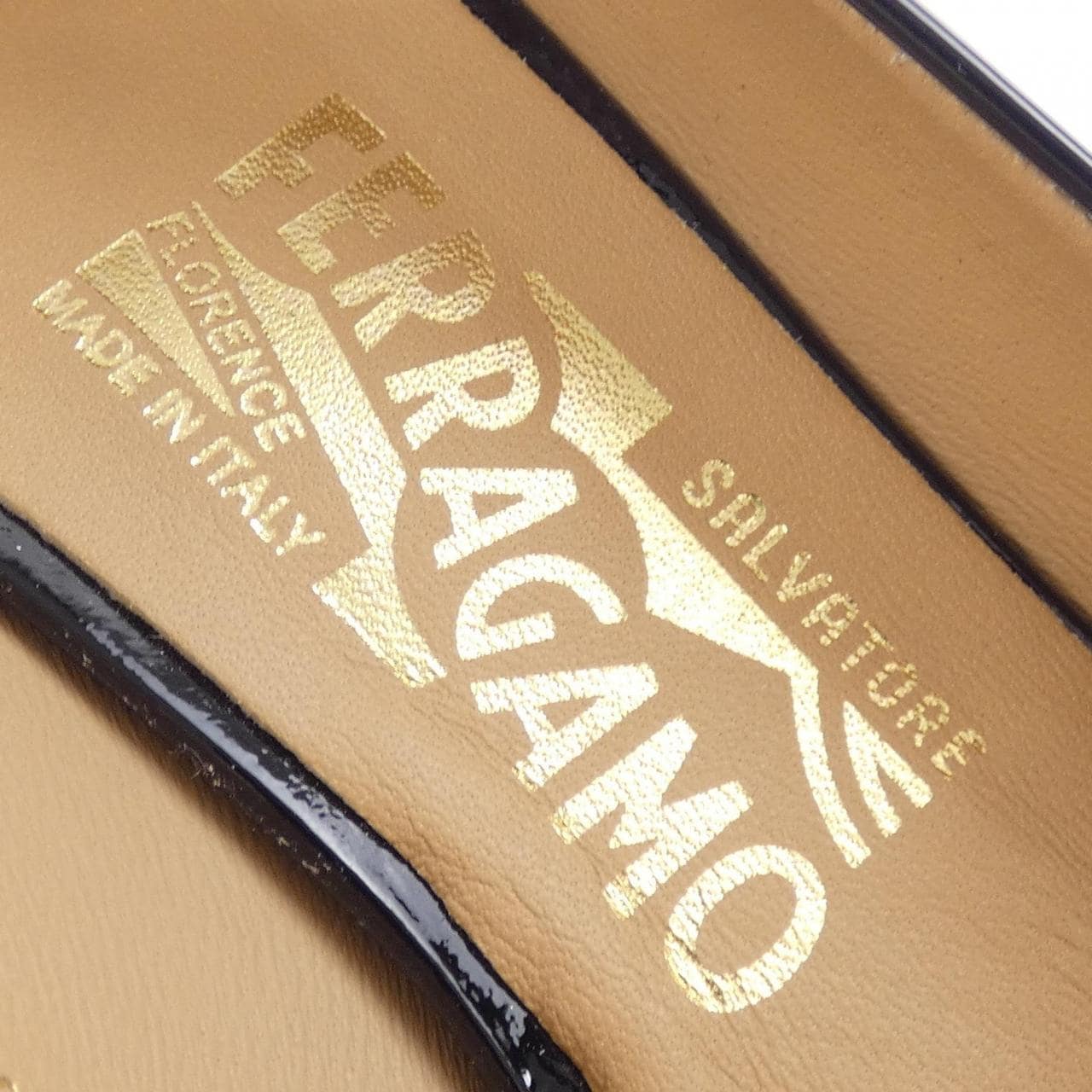 サルヴァトーレフェラガモ SALVATORE FERRAGAMO パンプス