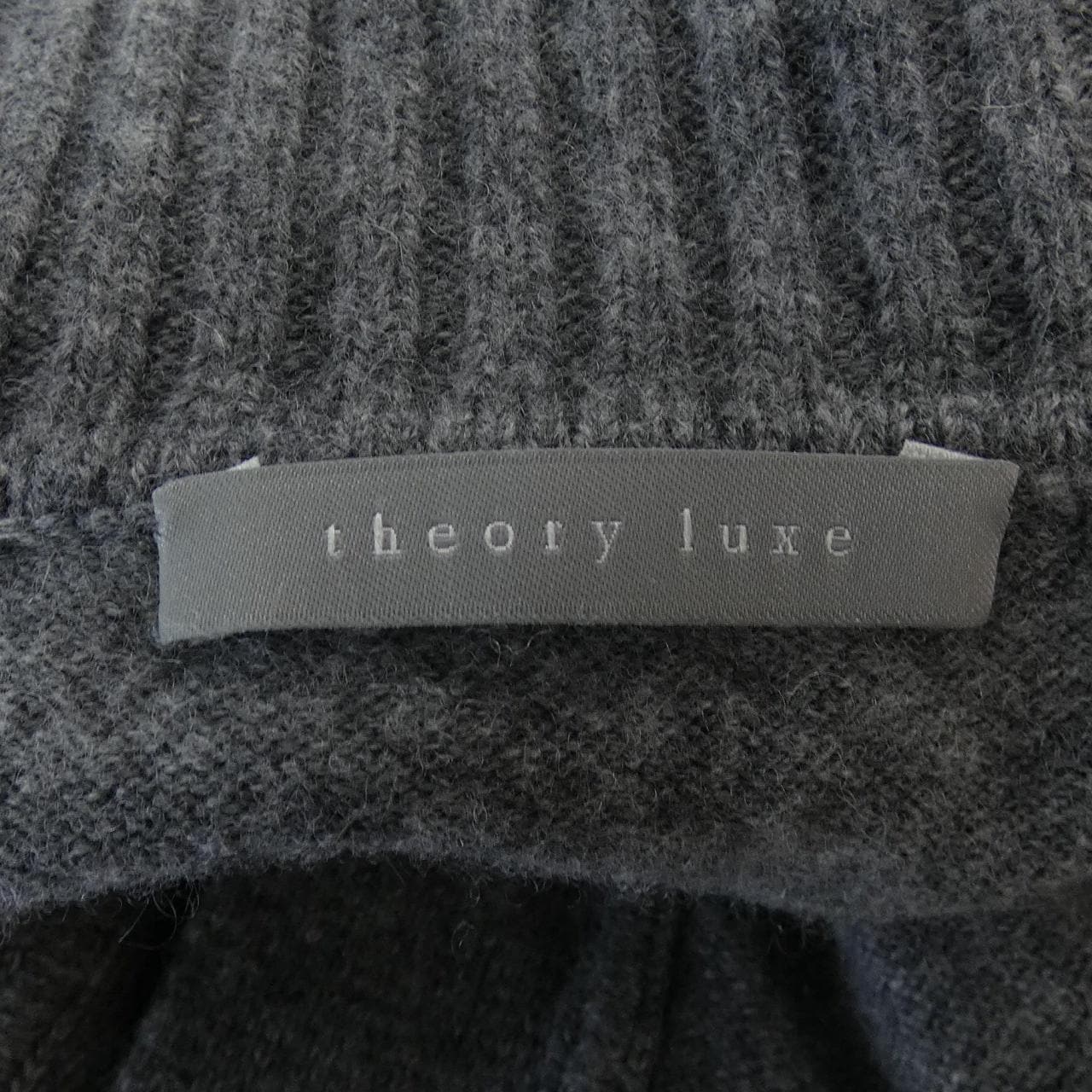 塞奥莉露Theory luxe长开衫