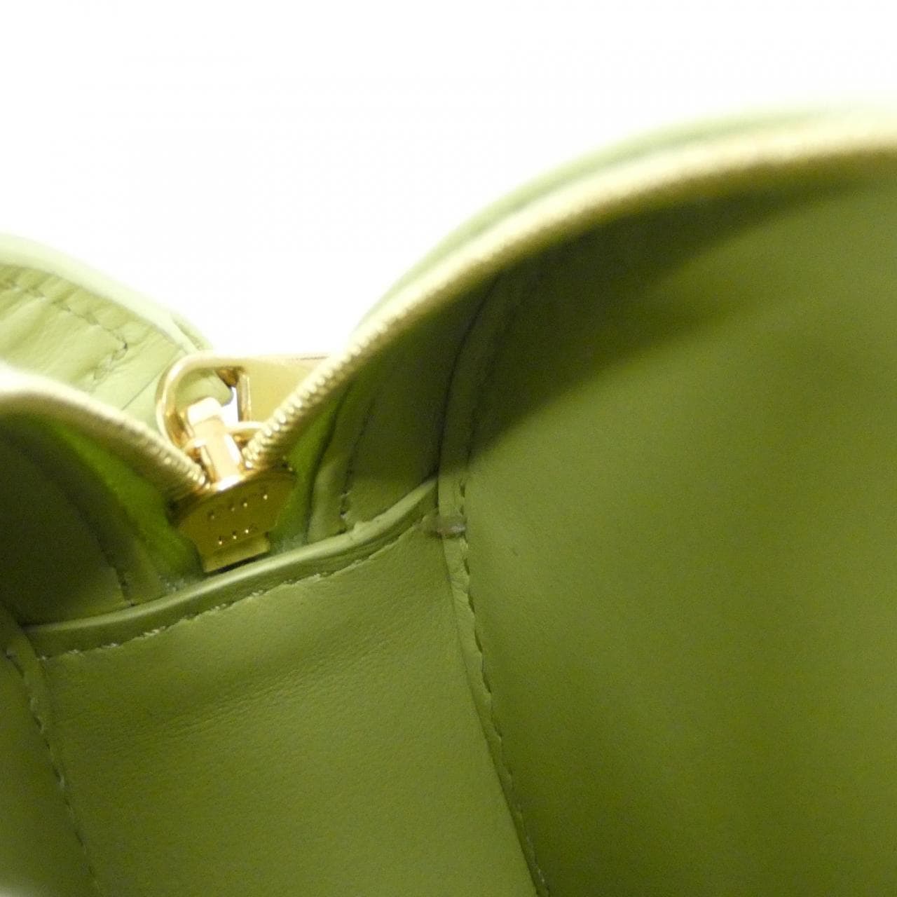 セリーヌ クロス ボディ オーバル パース 10I703DPQ ショルダーバッグ