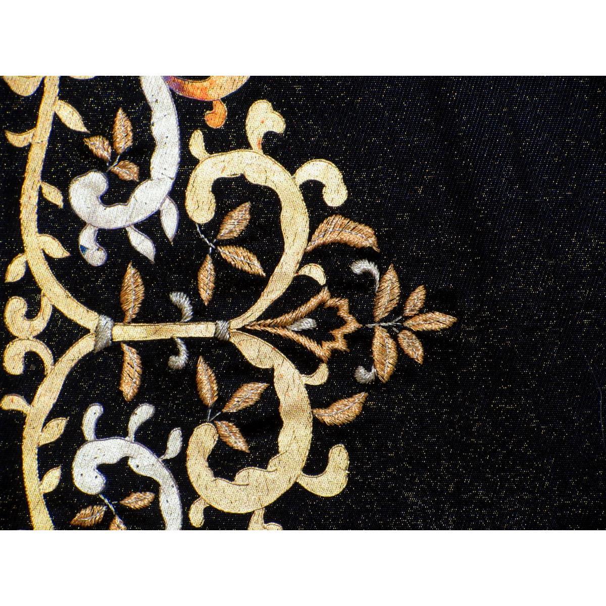 袋帯　金彩加工刺繍入り