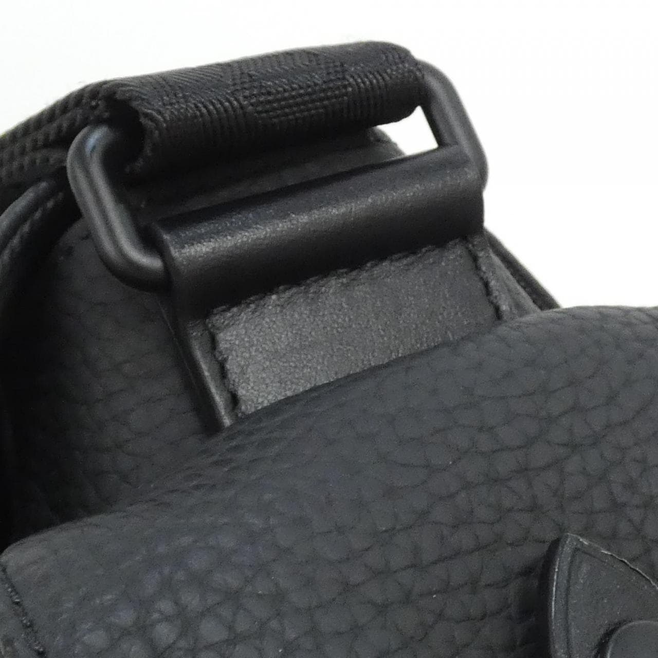 ルイヴィトン トリヨン クリストファー メッセンジャー M58476 ショルダーバッグ