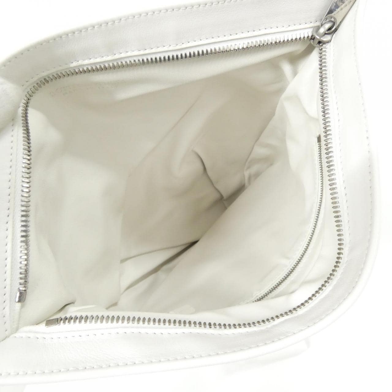 ボッテガヴェネタ 607964 VCP40 バッグ