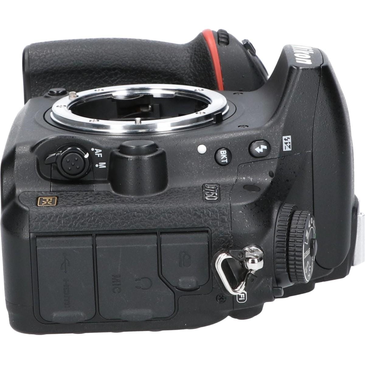 D750