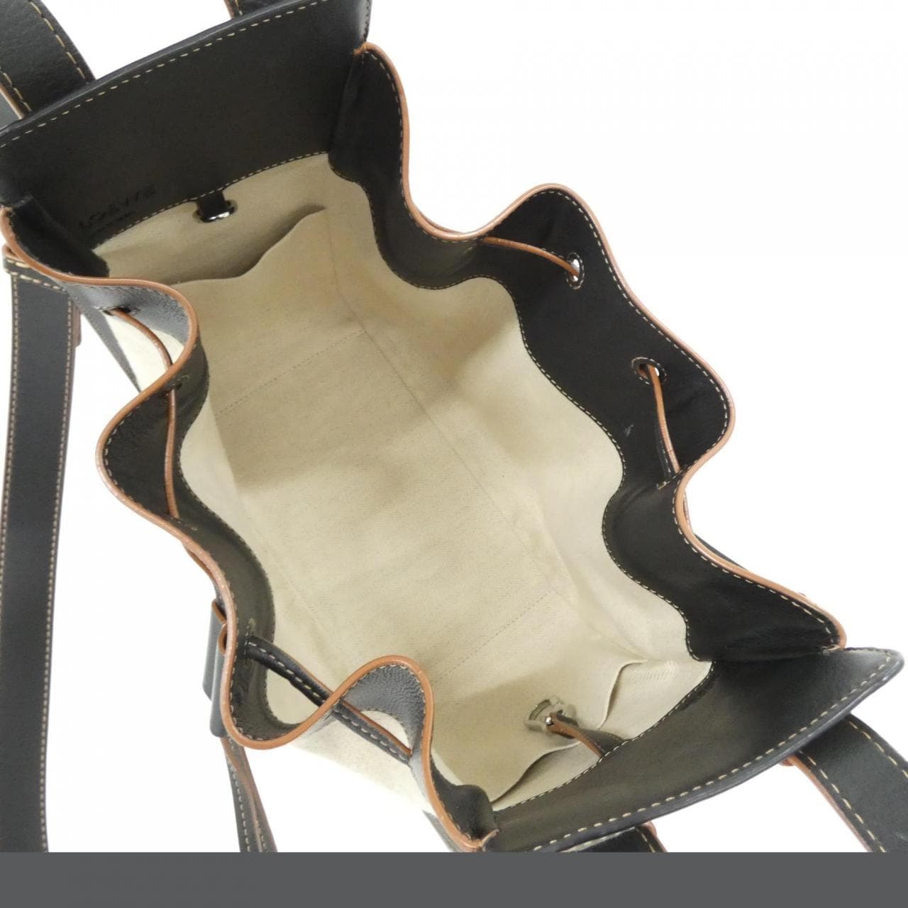 ロエベ ハンモック ドローストリング スモール A538Z95X09 ショルダーバッグ