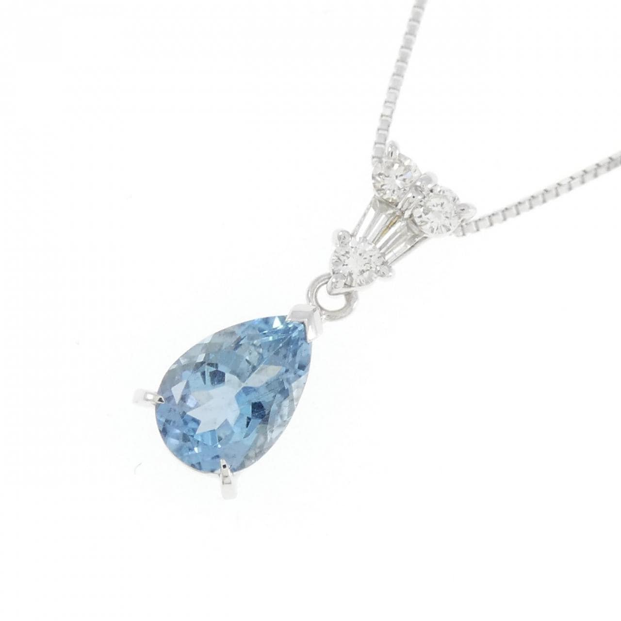 K18WG Aquamarine necklace 1.23CT