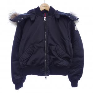 モンクレール MONCLER ダウンジャケット